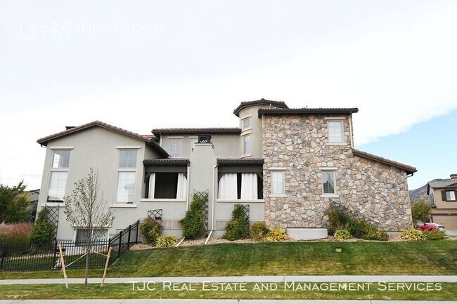 Building Photo - Solterra Home for Rent!