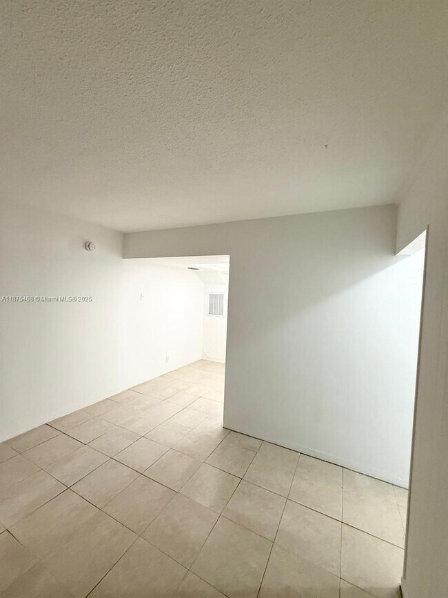 Building Photo - 315 NW 32nd St