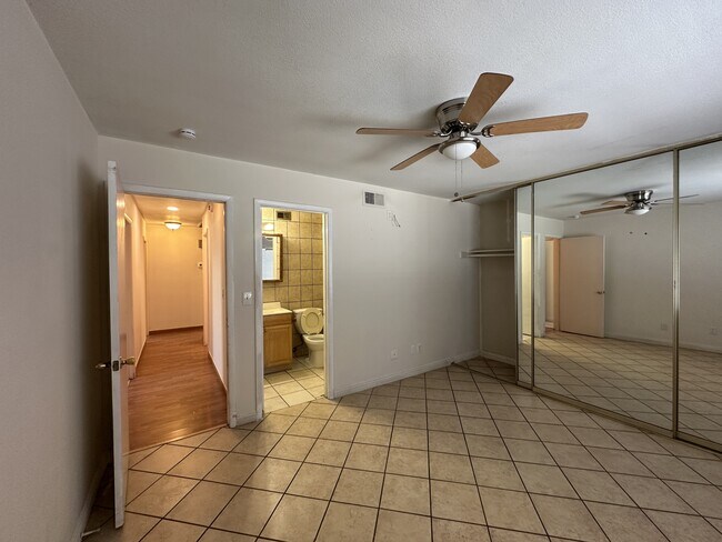 Building Photo - 7026 Westbrook Ave