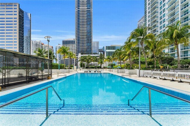 Building Photo - 950 Brickell Bay Dr