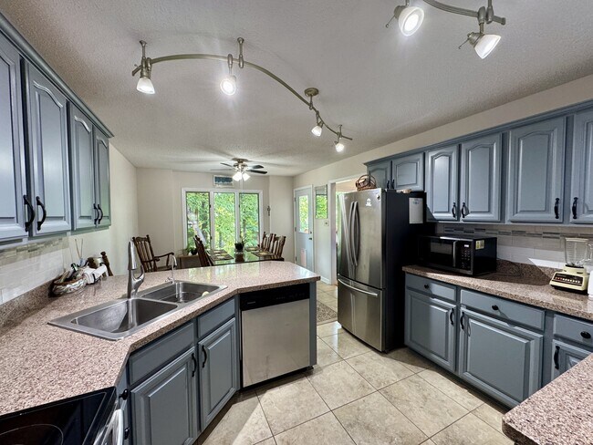 Building Photo - 116 Agoli Way