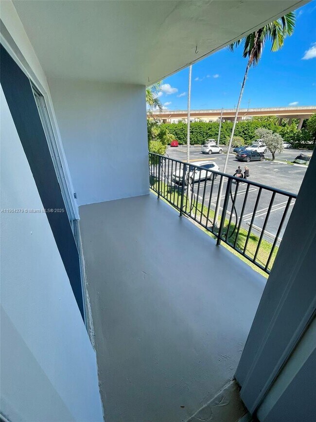 Building Photo - 8107 SW 72nd Ave