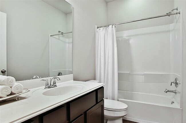 Building Photo - 33 Woodland Hills Dr