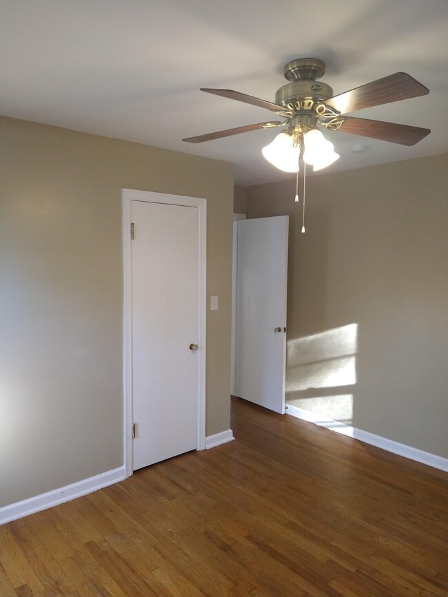 Building Photo - 1510 N Platte Ave