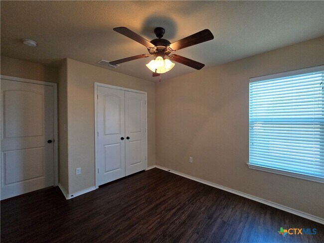Building Photo - 203 Anne Louise Dr