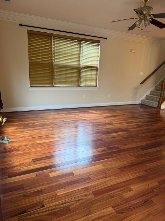 Building Photo - 908 Orchard Ridge Dr