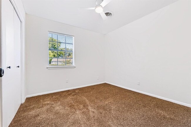 Building Photo - 301 Carothers St