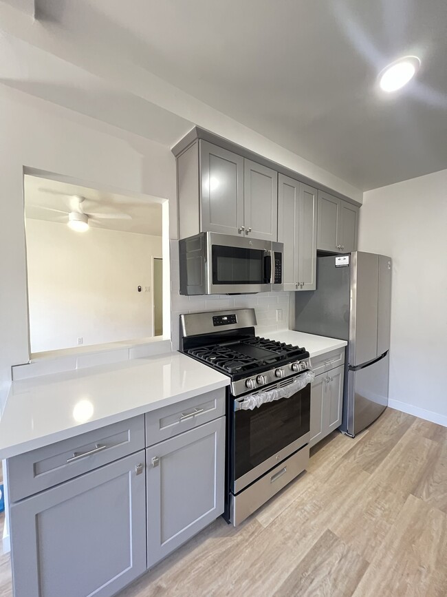 Building Photo - 1322 Amherst Ave