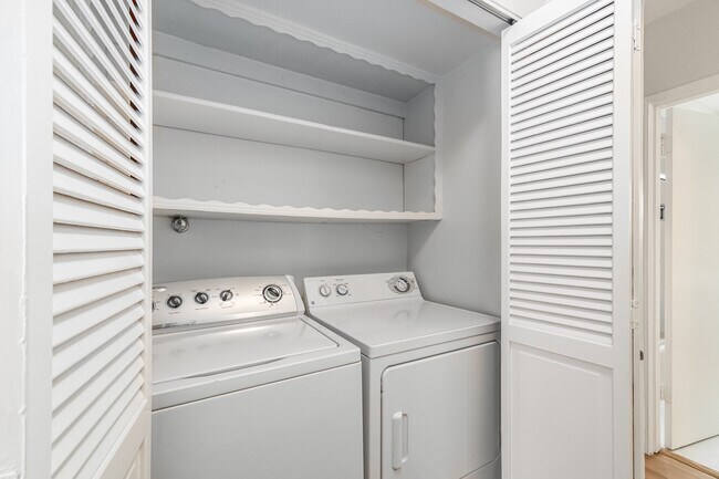 Building Photo - 3125 Fernside Blvd