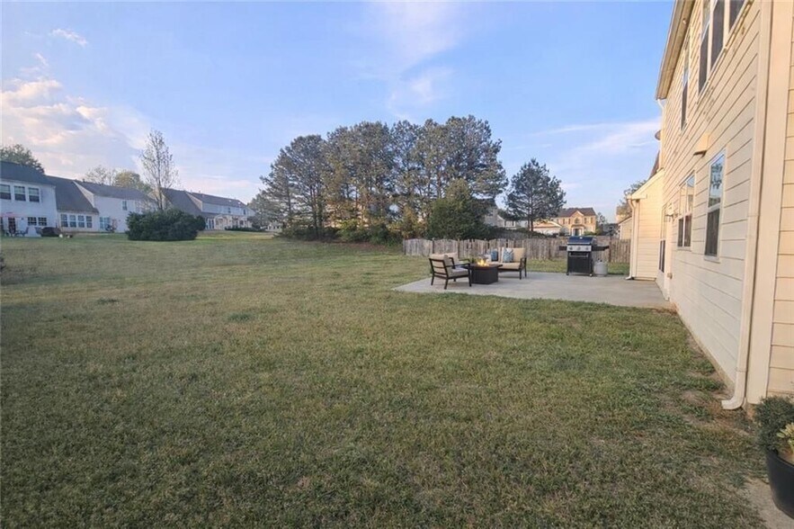 Building Photo - 2372 Young America Dr NE