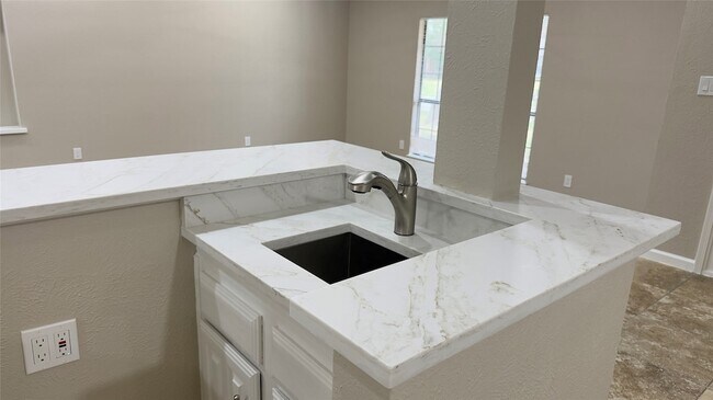 Building Photo - 1413 Colmar Dr