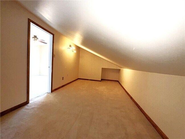Building Photo - 17 Cambria Point St