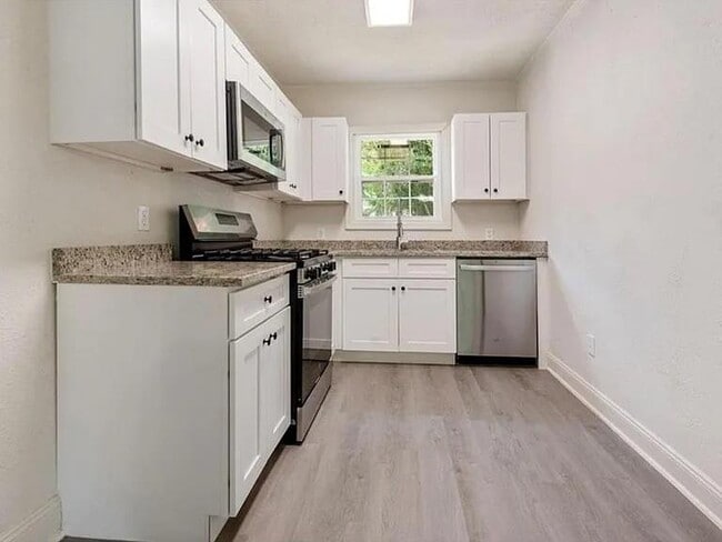 Building Photo - 2869 Ralston Rd