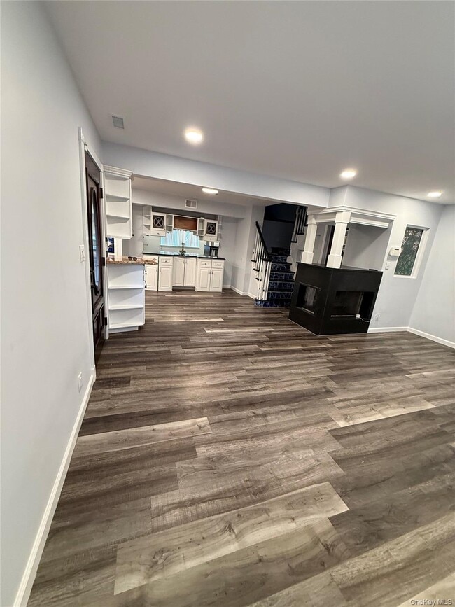 Building Photo - 253 Feller Dr