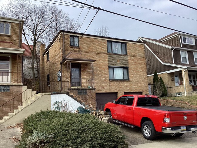 Building Photo - 2934 Clermont Ave