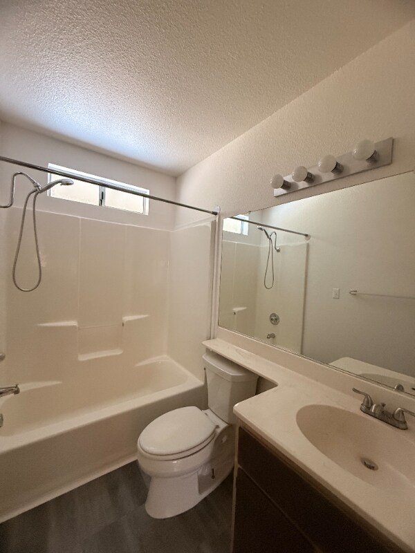 Building Photo - 6667 Blue Heron Dr