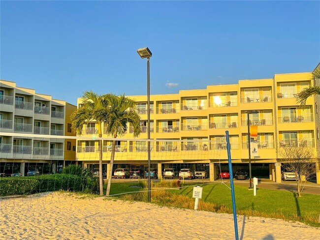 Building Photo - 2506 N Rocky Point Dr