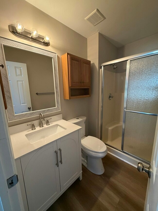 Building Photo - 1623 Mantane Arch