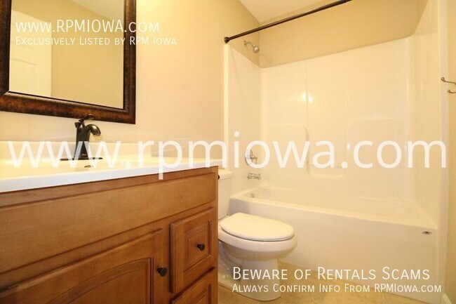Building Photo - FINISHED BASEMENT!!! 4 Bedroom, 3 Bath Hom...