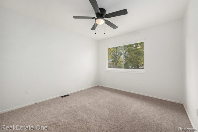 Building Photo - 4910 Chipman Dr