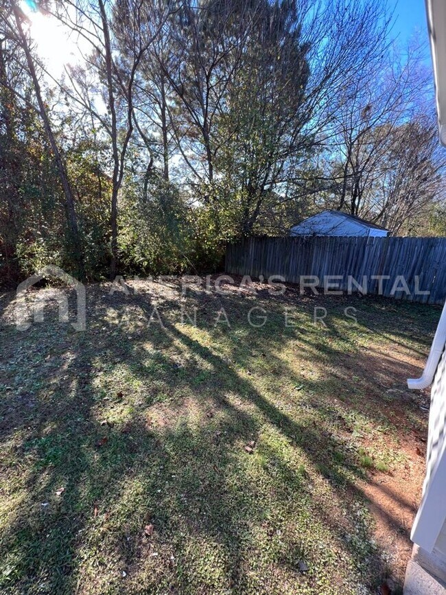 Building Photo - 141 Flagstone Ln
