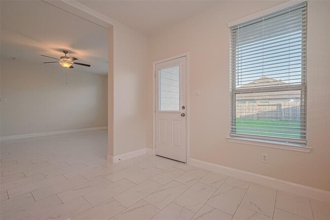 Building Photo - 25919 Aura Lake Ln