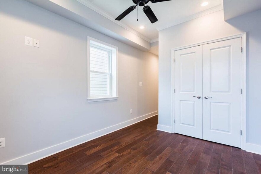 Building Photo - 9 E Fort Ave