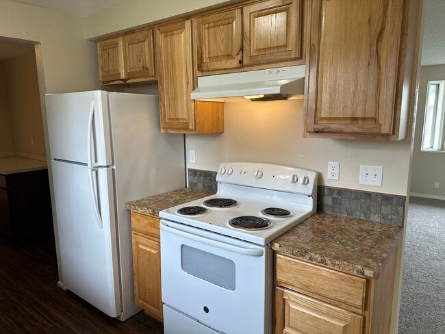 Building Photo - Unique 4 bed 1 1/2 bath duplex in Springfi...
