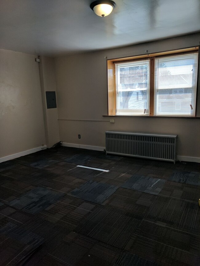 Building Photo - 3329 Ward St