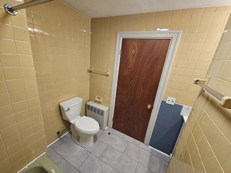 Building Photo - 517 Salmon Falls Rd