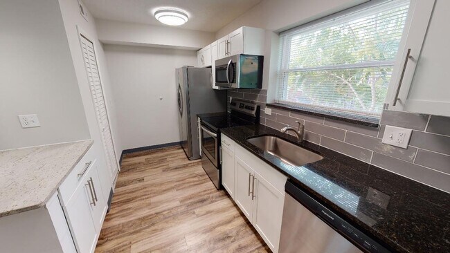 Building Photo - 3185 Dorris Ave