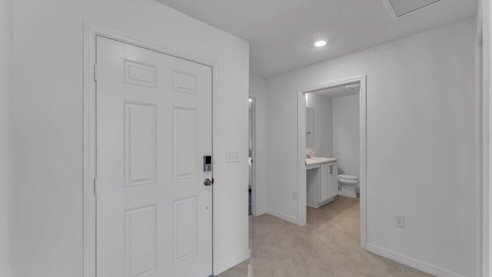 Building Photo - 204 Rivermill Way