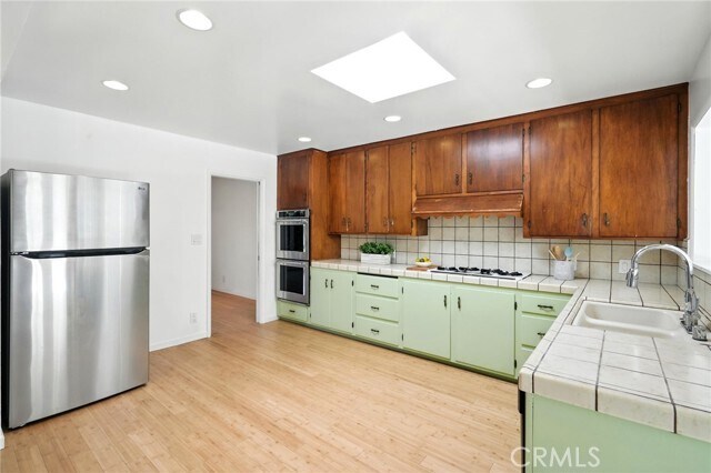 Building Photo - 8461 Valley Circle Blvd