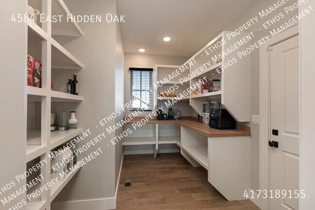 Building Photo - 4584 E Hidden Oak St