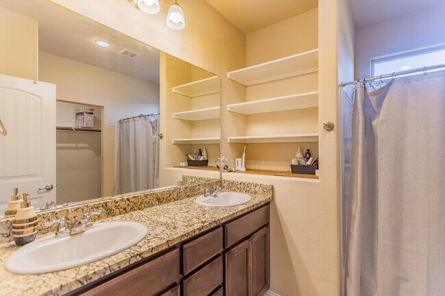 Building Photo - 6927 Kate Reed Dr