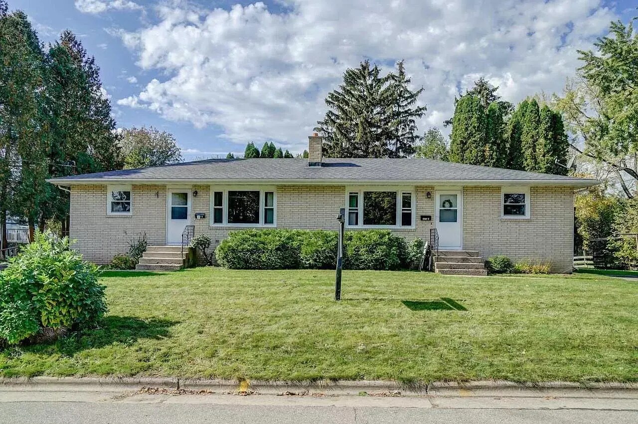Ready to move to Monona - 5215 Wallace Ave