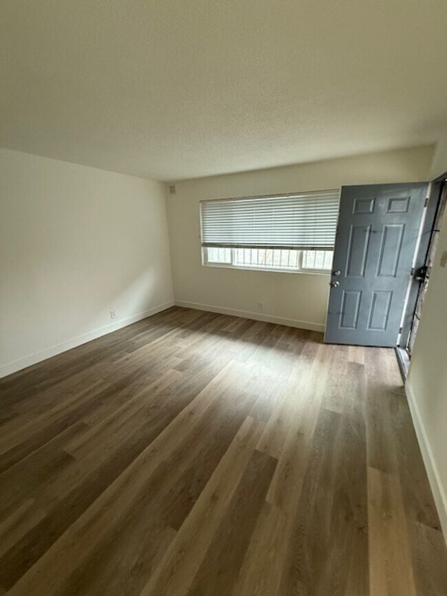 Building Photo - Welcome To Your New Home In The Heart Of Berkeley