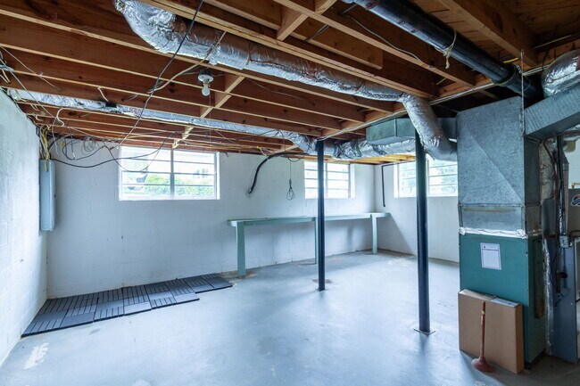 Building Photo - 309 Milton Ave
