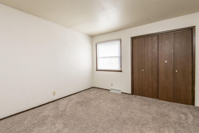 Building Photo - 21225 Mary Lynn Dr