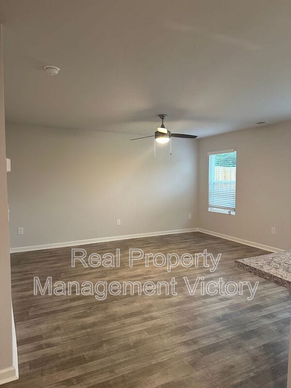 Building Photo - 134 Marina Dr