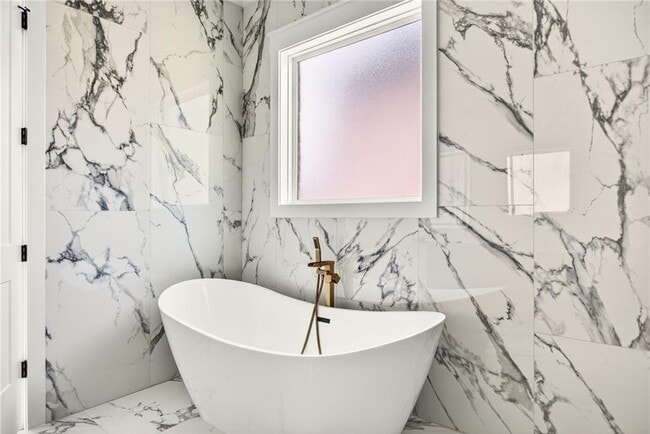 Building Photo - 403 Thunder Rd