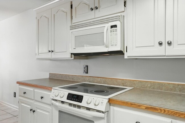 Building Photo - 7328 W Ridge Cir