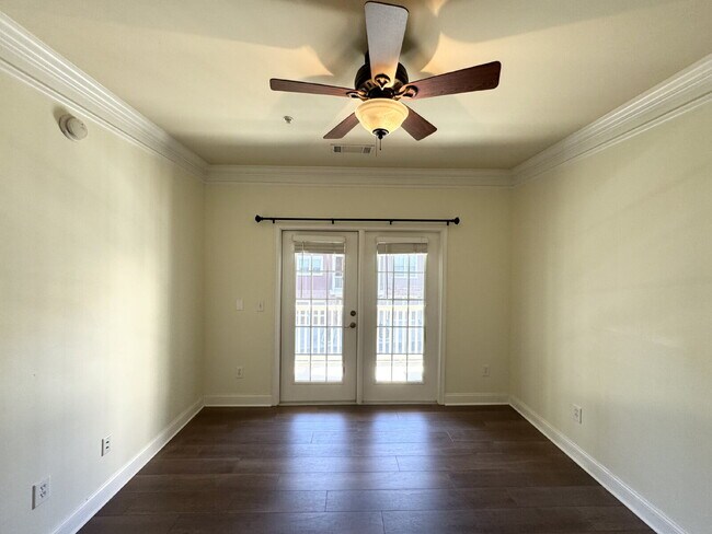 Building Photo - Modern 1-Bed Townhome Near Perimeter Mall — Gated, Bright, and Convenient!