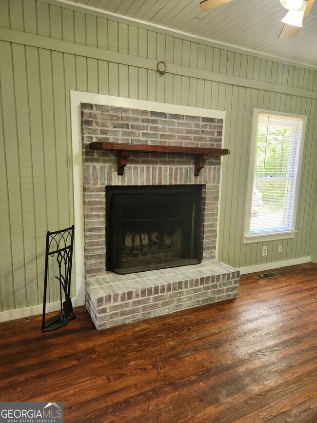 Building Photo - 1240 Walker Church Rd