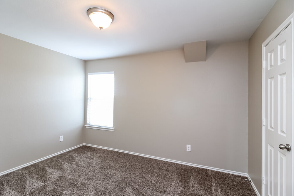 Building Photo - 1204 Seneca Pl