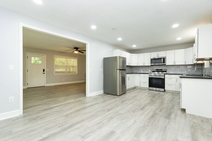 Building Photo - 405 Dempsey Ln