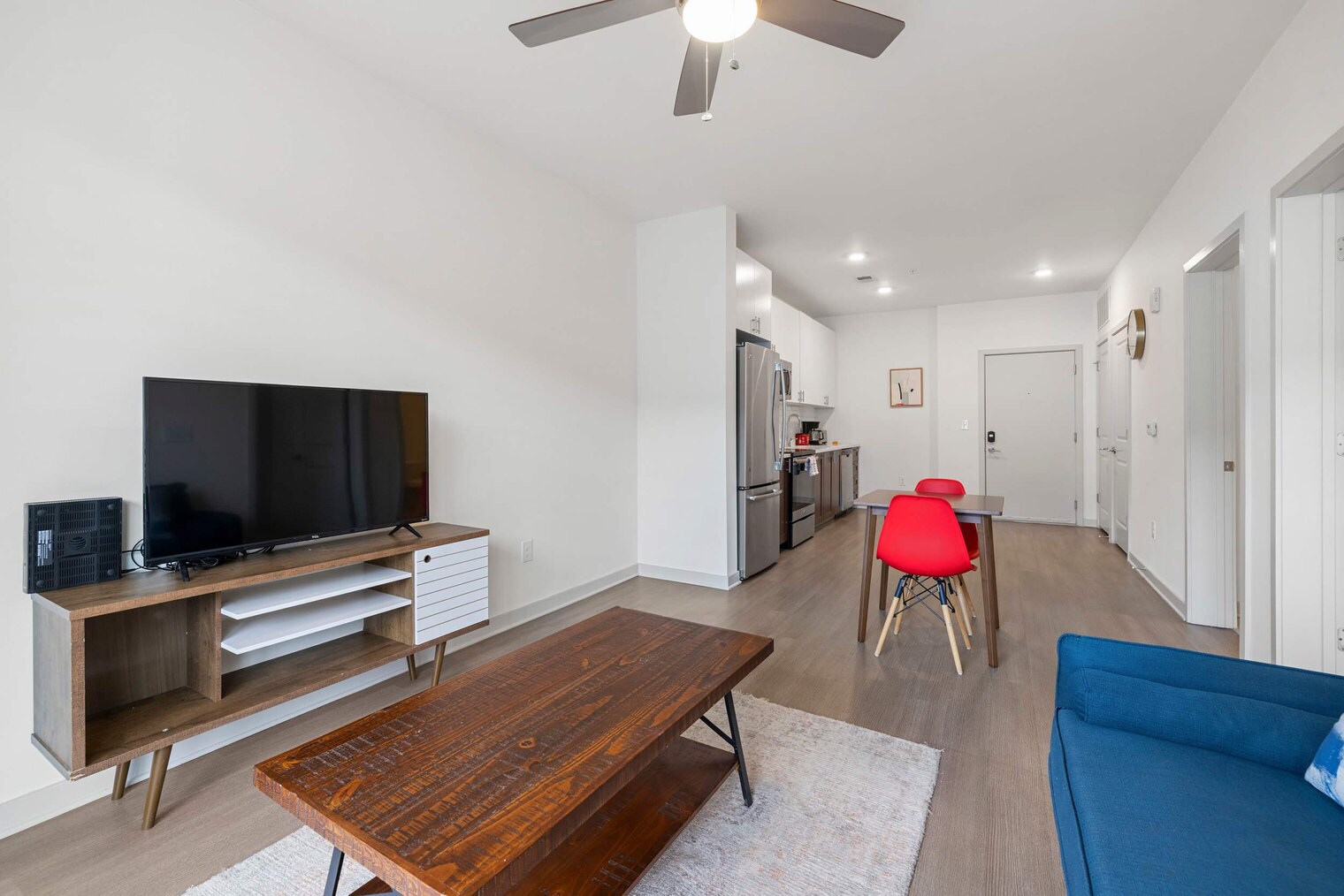 Building Photo - 633 E Main St