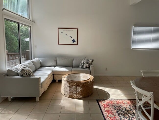 Building Photo - Single Level, Patio, Private W&D, Window A...