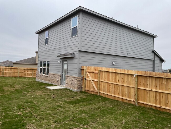 Building Photo - PRELEASING NOW! Charming Three Bedroom | Two and a Half Bathroom Home in Scott's Hollow