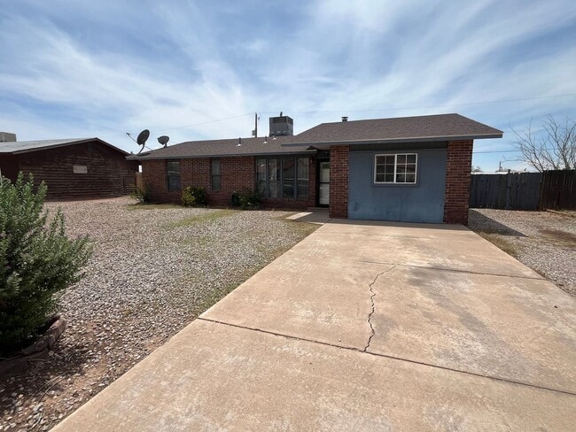 Primary Photo - Conveniently located 3 Bedroom, 2 bath Home